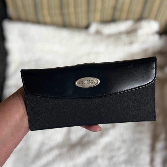 secosana Handbags - Black Bioworld Women's Wallet